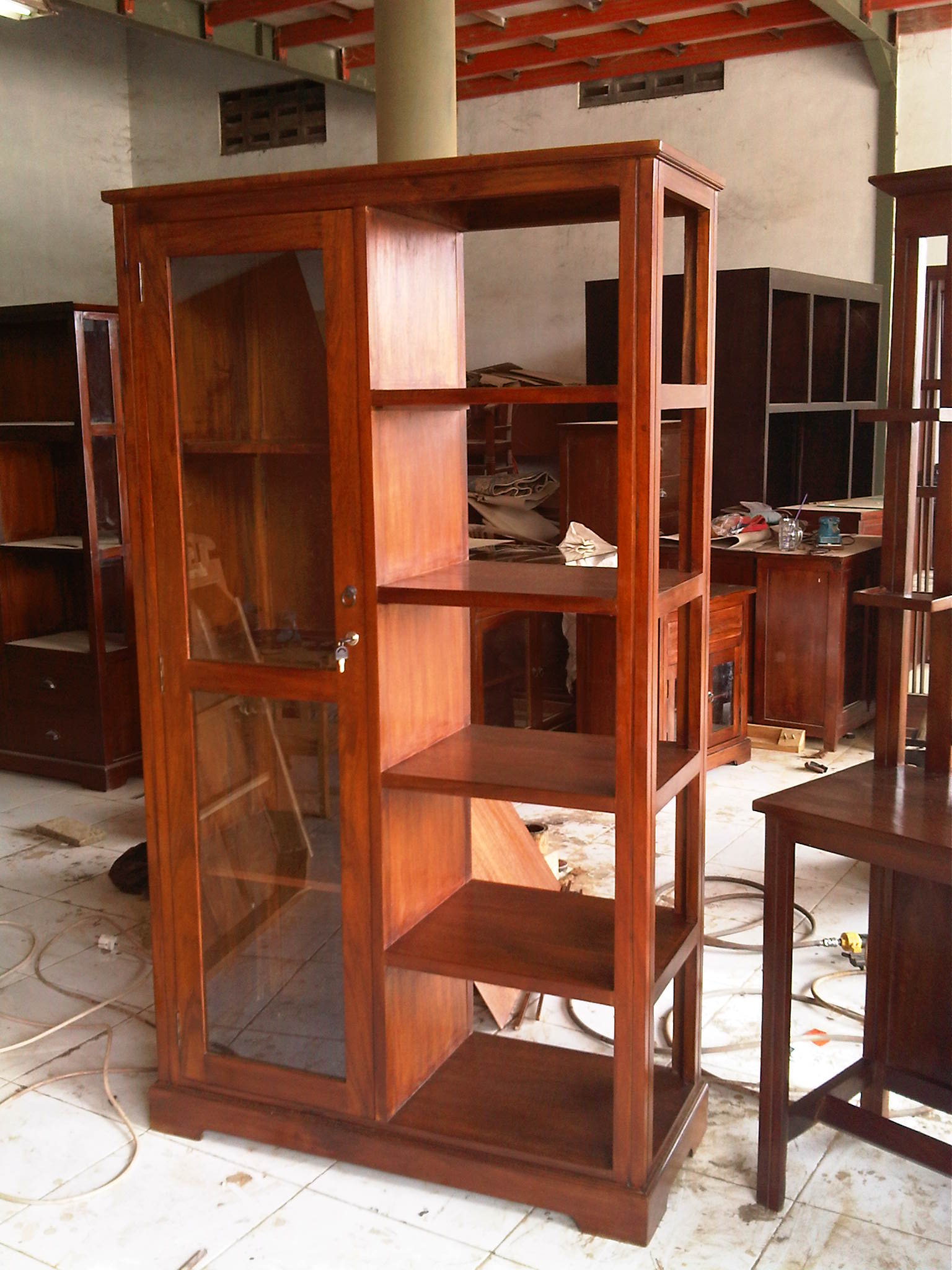 Lemari Rak Buku Kayu Jati