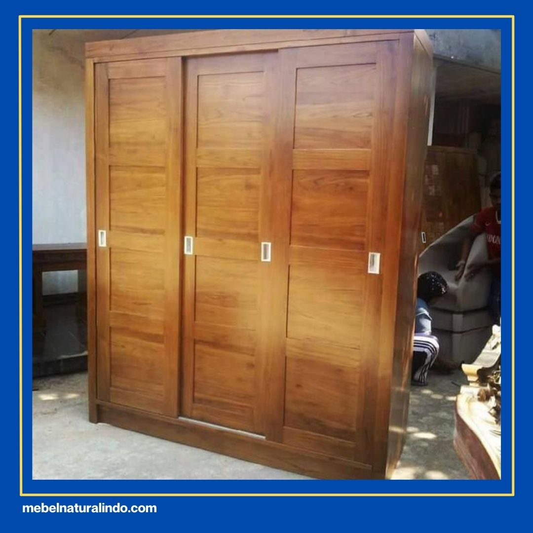 Lemari Pakaian 3 Pintu Kayu Jati