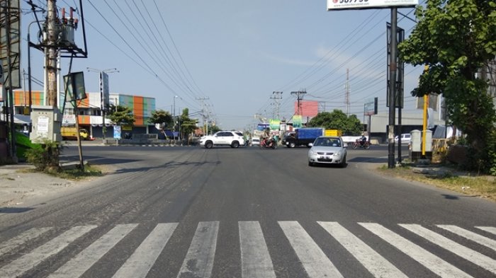 Toko Mebel Jalan Bantul