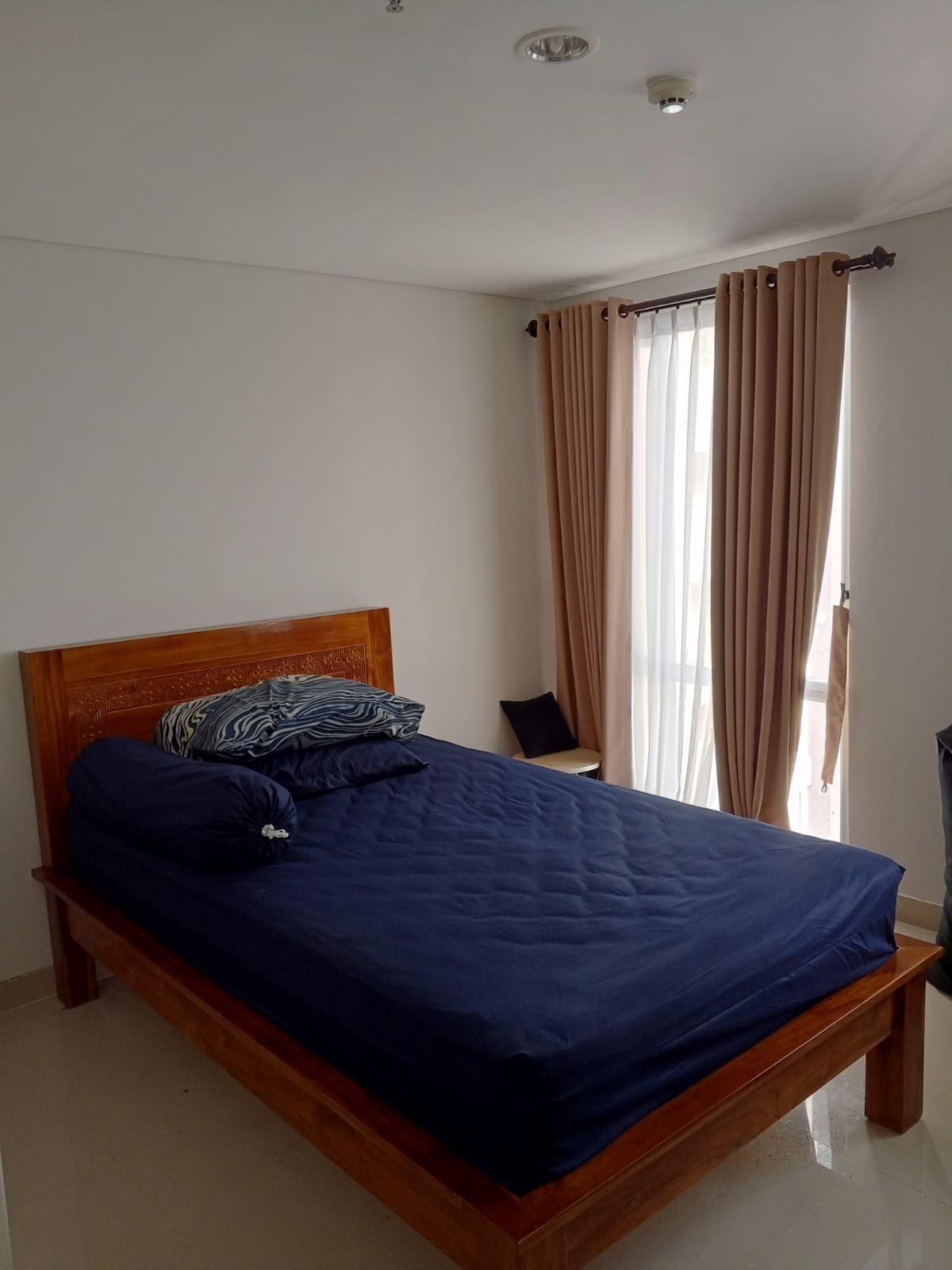 Dipan Tempat Tidur Kayu Jati