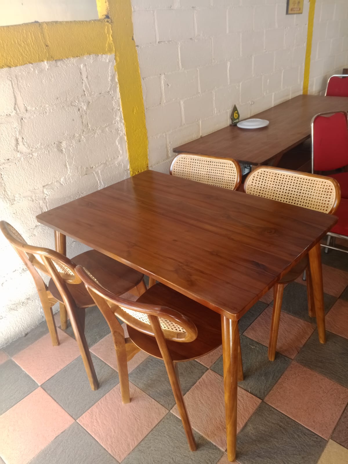Meja Makan Jati Minimalis 4 Kursi