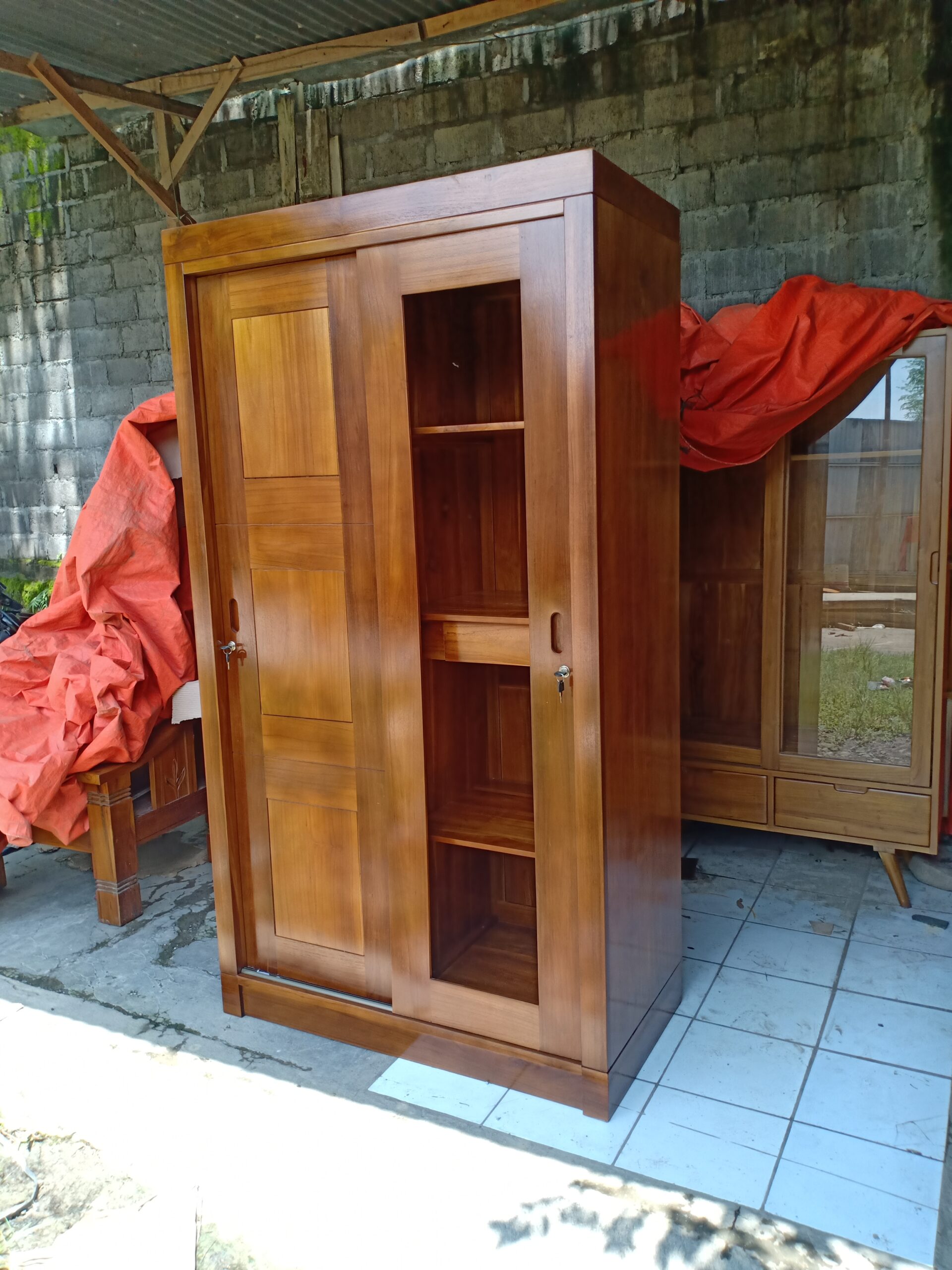 Lemari Pakaian Kayu Pintu Geser