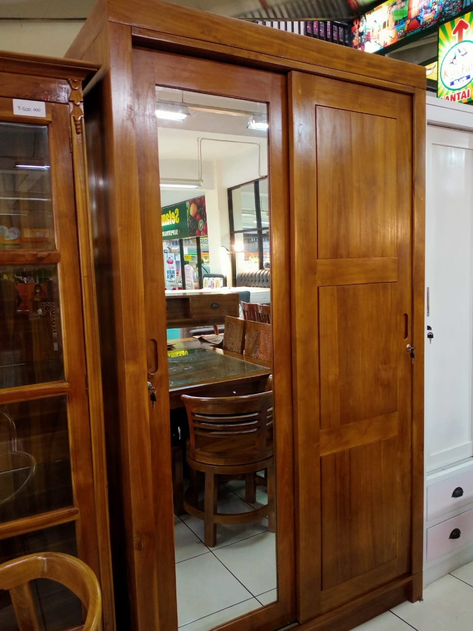 Lemari Pakaian Kayu Pintu Geser