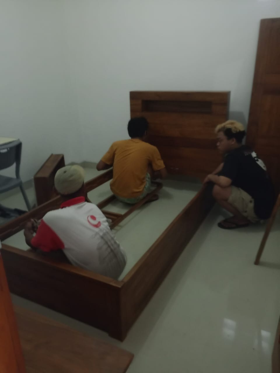 Furniture Kost Minimalis