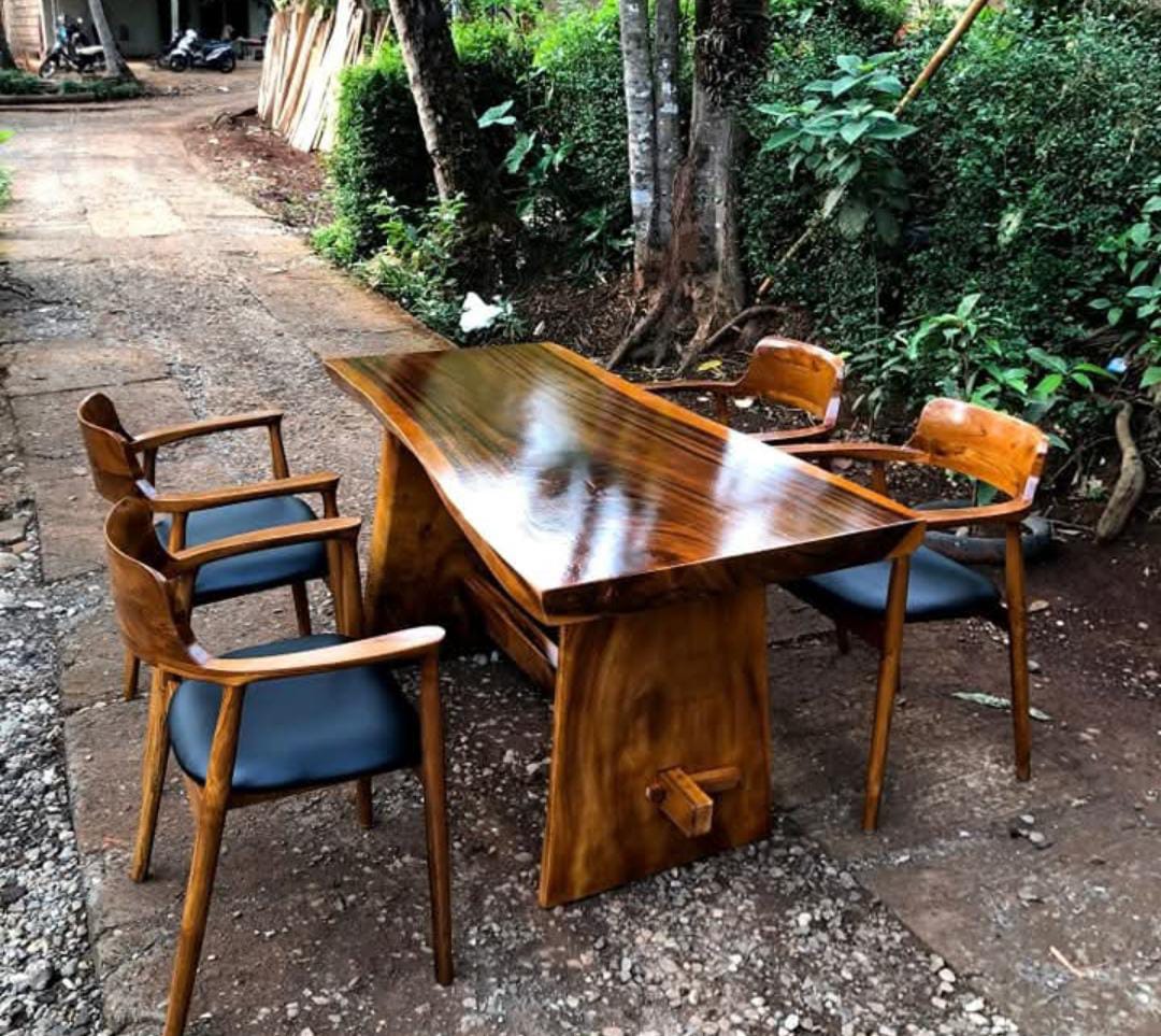 Set Meja Makan Minimalis Kayu Jati